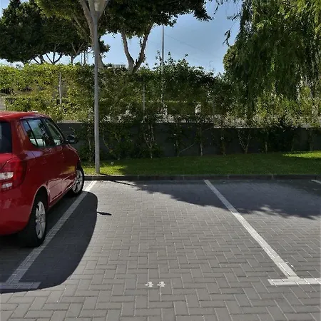 Modern 2br New & Fully Equipped - Myramar Sauce I Apartment *